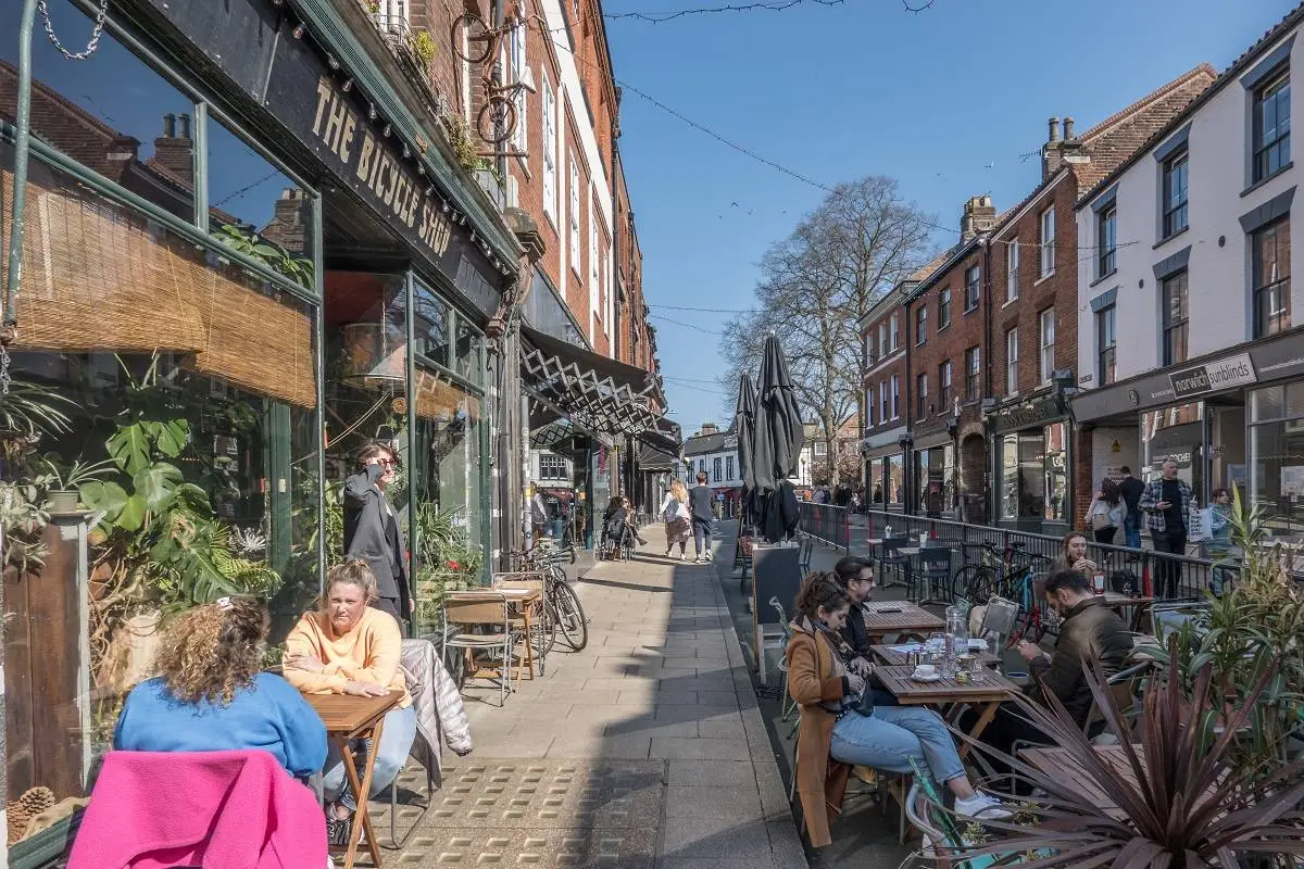 St James Quay Çevresi