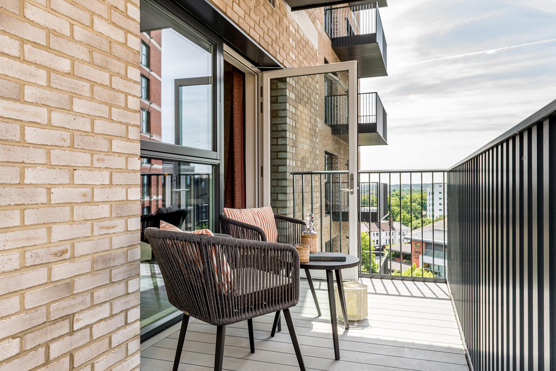 Kew Bridge Rise - Image 8