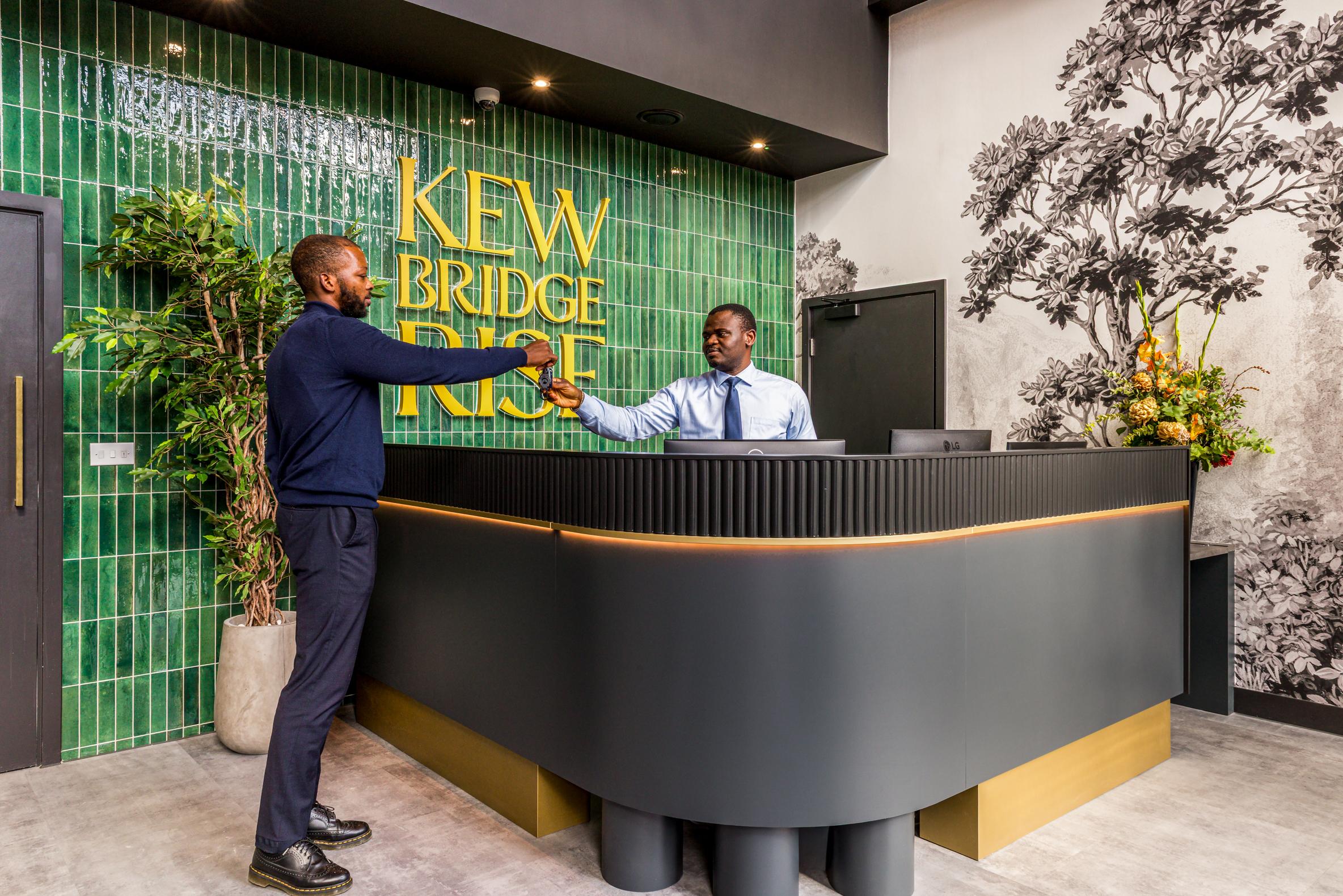 Kew Bridge Rise - Image 3